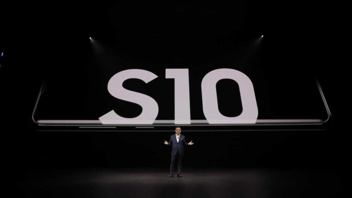 Samsung представил флагманский Galaxy S10+ 5 photo 2019 02 20 22 28 46