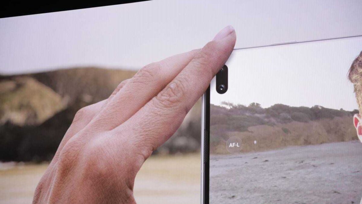 Samsung представил флагманский Galaxy S10+ 8 photo 2019 02 20 22 48 44