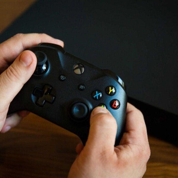 Российский онлайн-магазин Microsoft прекратил продажи подписок для Xbox (xbox one x 3185 023)