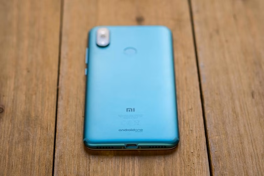 Следующие смартфоны Xiaomi на Android One получат подэкранный сканер отпечатков пальцев 2 840 560