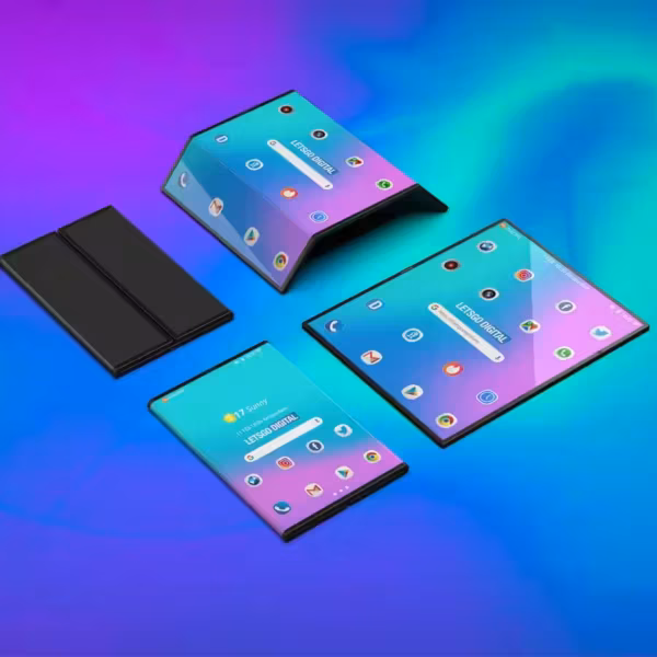 Раскладной смартфон Xiaomi с развернутым и сложенным экраном