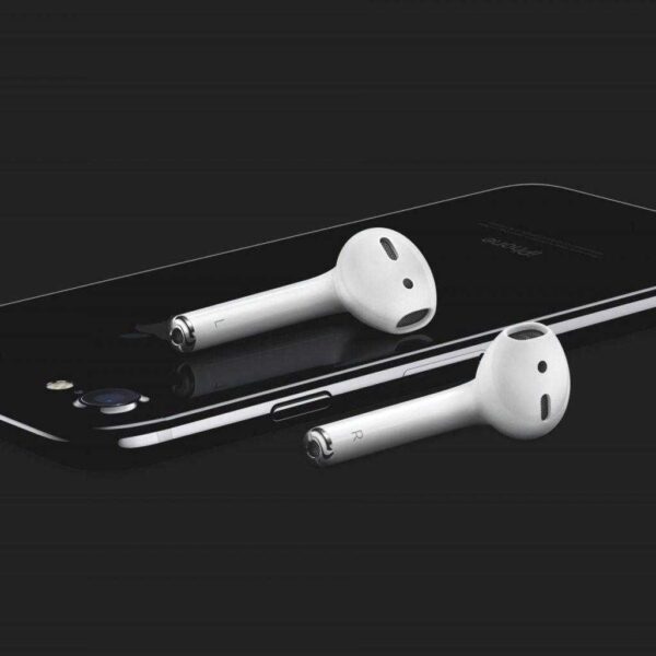 Слухи: AirPods 2 можно будет зарядить за 15 минут (airpods iphone 7 apple)