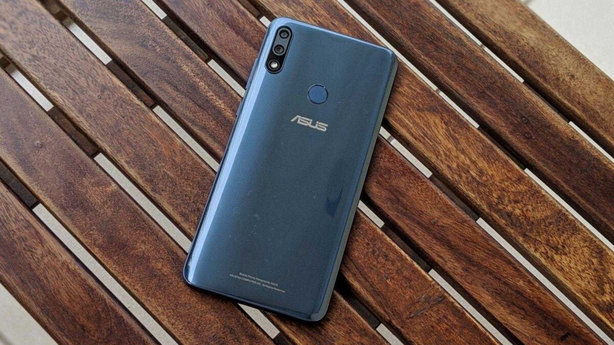 Задняя панель Asus Zenfone Max Plus M2 с двумя камерами и синеватым покрытием