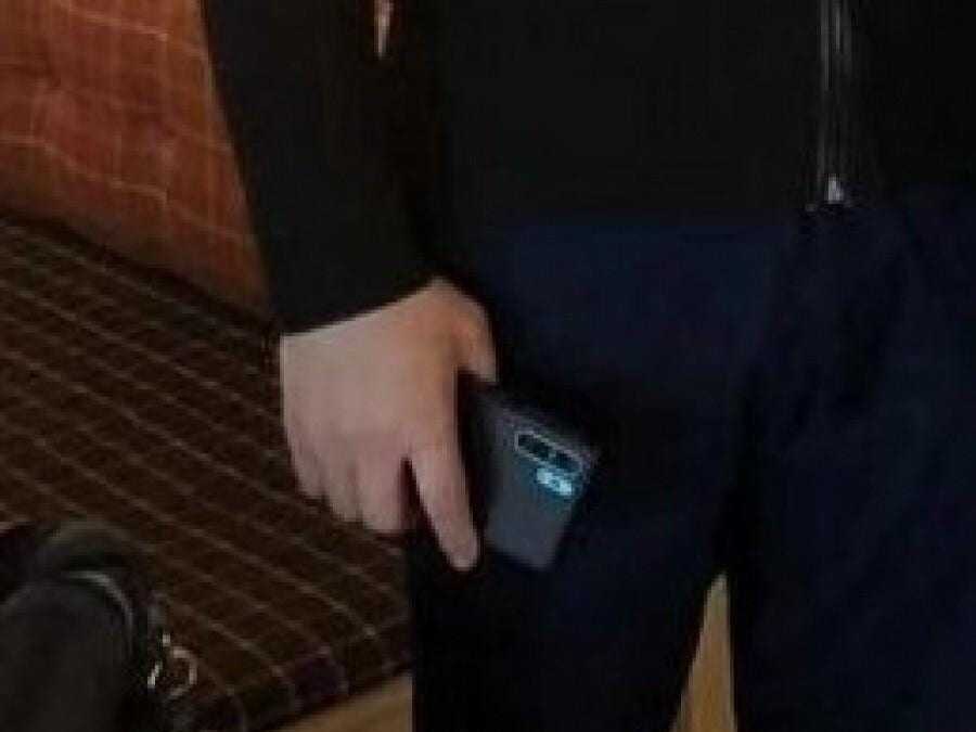 Huawei P30 Pro засветился на живых фото 10 gsmarena 002 4