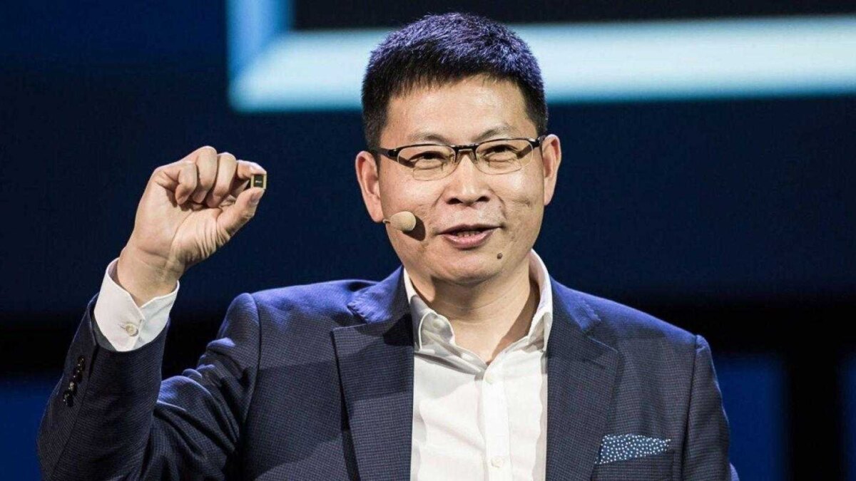 Глава Huawei заявил, что у Samsung Galaxy Fold плохой дизайн 3 huawei ceo richard yu