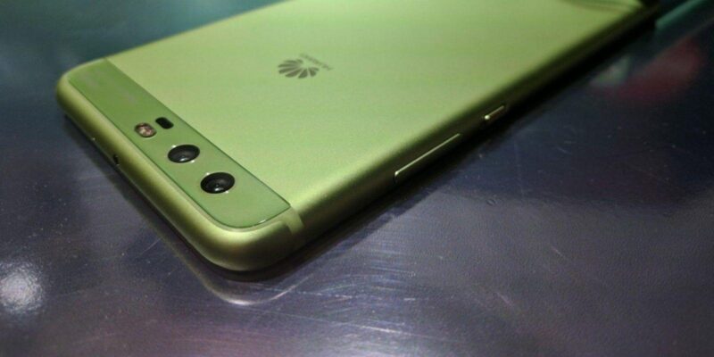 Huawei P10 и Honor 8X получили обновление до Android Pie и EMUI 9 (huawei p10 green)