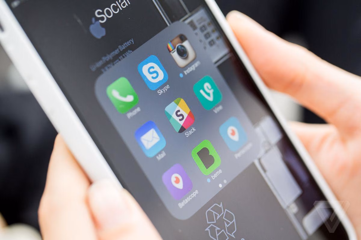 Slack начал тестировать темный режим на iOS и Android. Как его включить? 2 stock slack iphone 6 0157.0.0