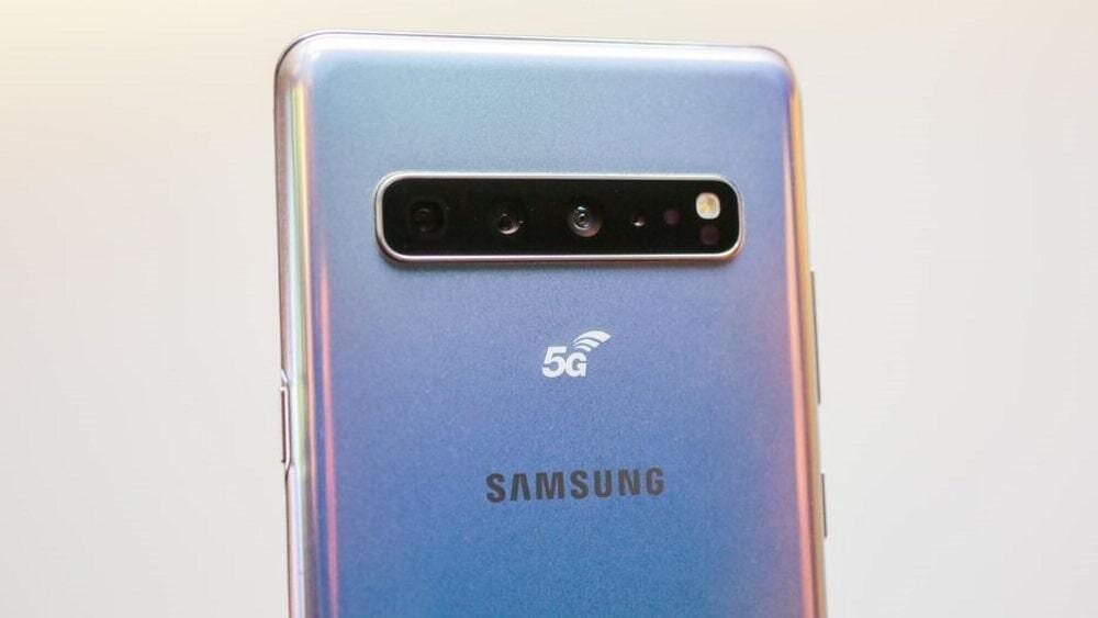 Задняя панель Samsung Galaxy Note 10 с четырьмя камерами