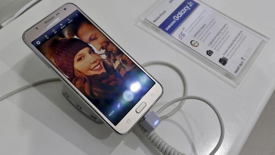 Samsung официально закрыл линейку Galaxy J, заменив ее на Galaxy A 3 2016 04 05t120000z 1921501638 gf10000372031 rtrmadp 3 samsung elec smartphones copy