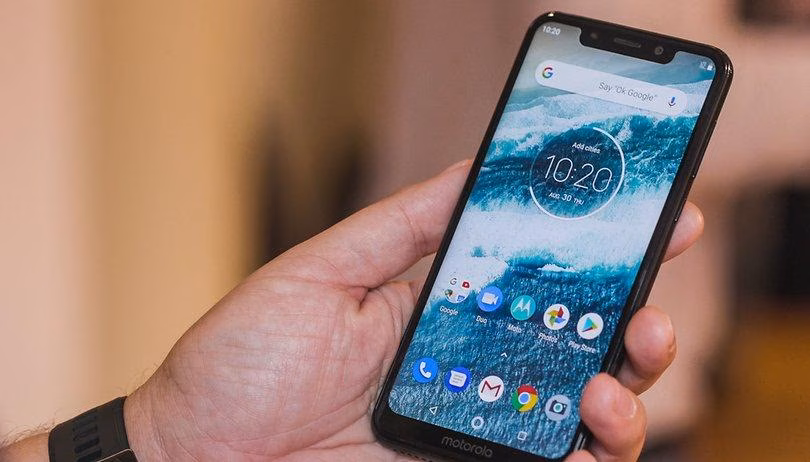 androidpit motorola one front2 w810h462