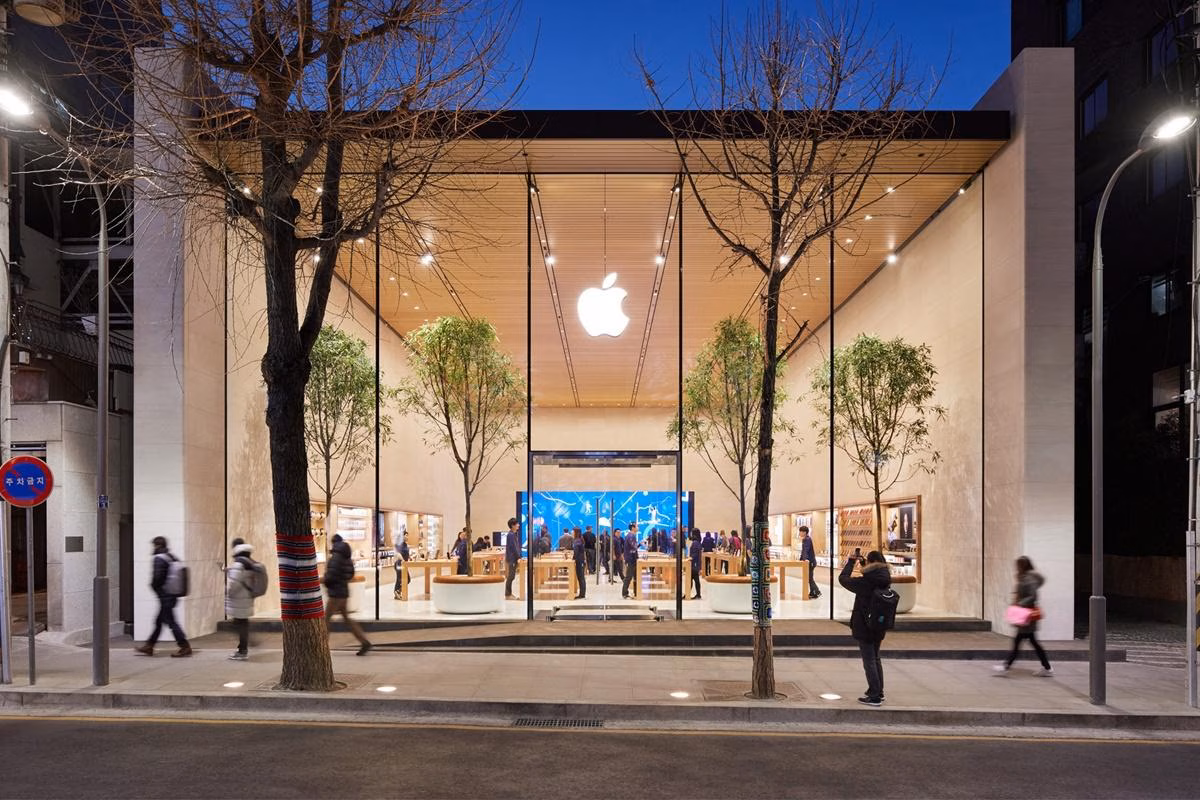 Студент предъявил Apple иск на 1 миллиард долларов за ложный арест, связанный с технологией распознавания лиц 2 apple store garosugil 06 100747960