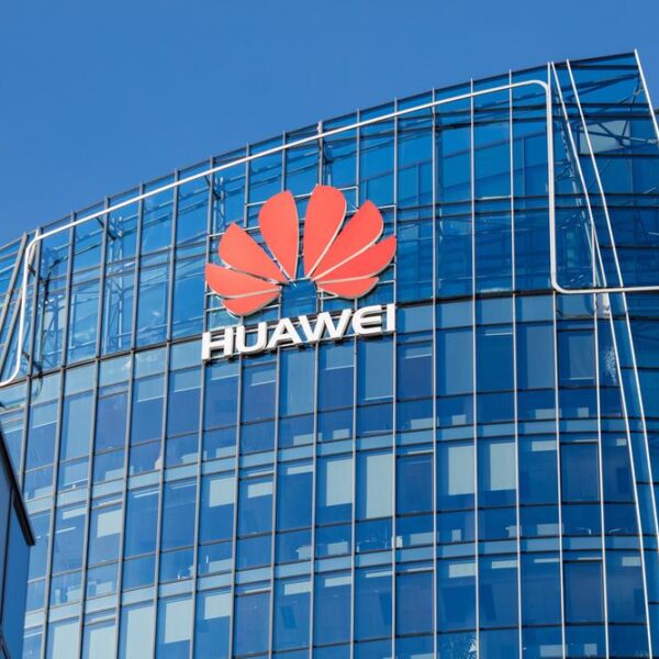Huawei планирует обогнать Samsung и Apple (huawei patent)