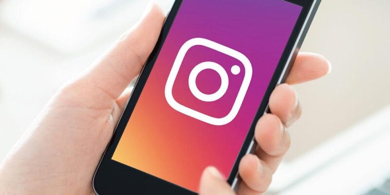 Пароли миллионов пользователей Instagram хранились в незашифрованном виде (instagam phone)