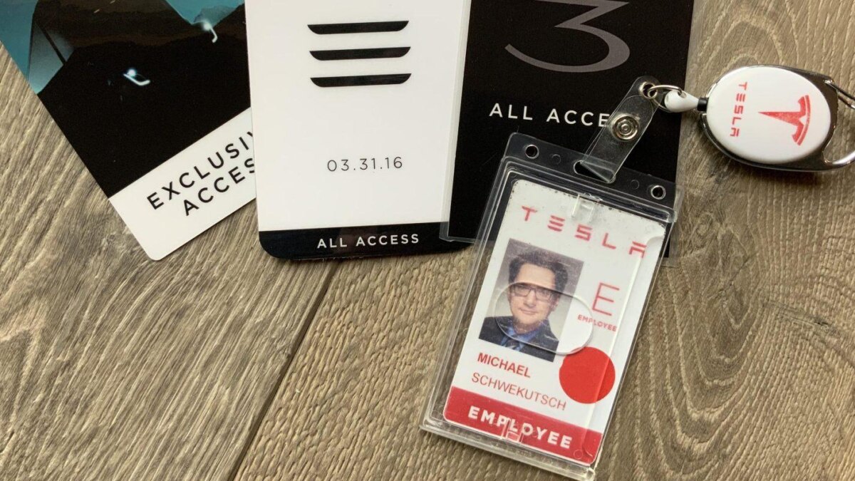 Apple наняла главу подразделения электромобилей из Tesla 3 michael schwekutsch tesla e1552061837700