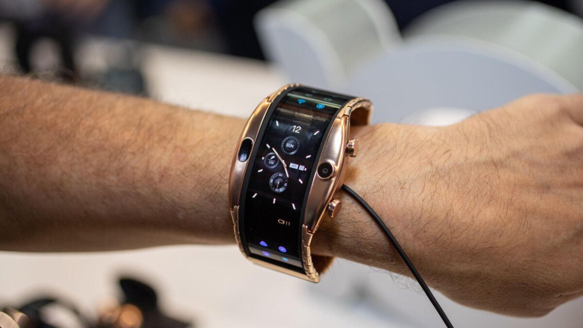 Смартфон-браслет ZTE Nubia Alpha выйдет на этой неделе 3 nubia alpha mwc 2019 5