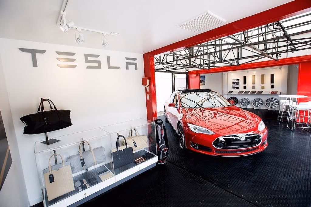 Инженеры считают, что автопилот Tesla легко обмануть 4 tesla pop up store