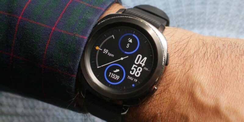Новое обновление смарт-часов Samsung Galaxy Watch, Gear Sport и Gear S3: интерфейс One UI и оптимизация расхода батареи (004 samsung gear sport)