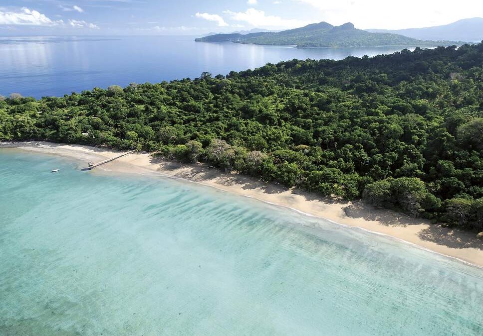 Ученые обнаружили необычный подводный вулкан у побережья Африки 2 istock 547442672