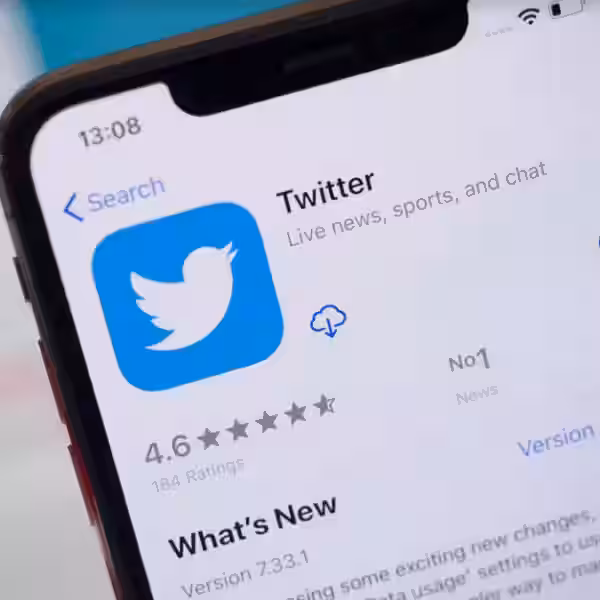 twitter will now allow you to add media to a retweet