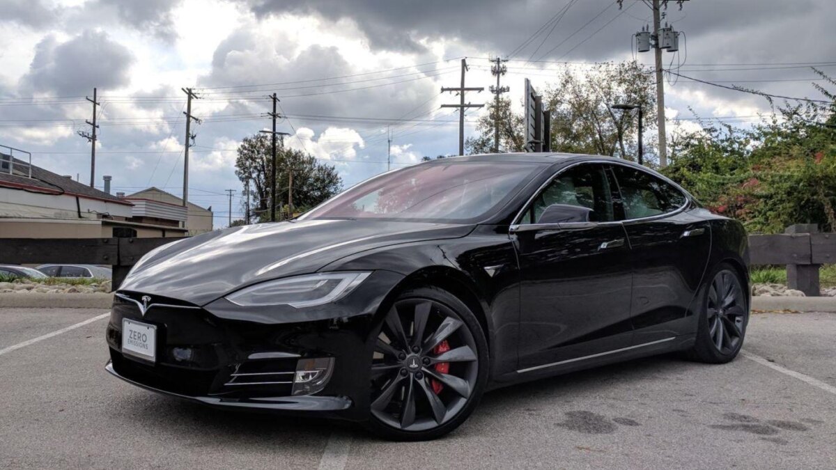 104836103 p100d review