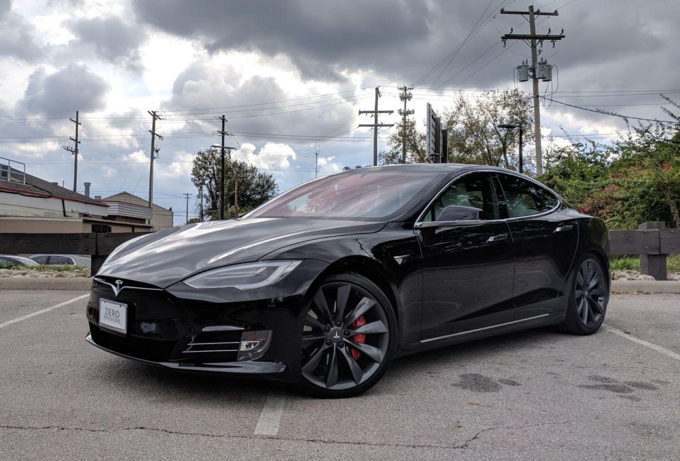Таинственный автомобиль Tesla может быть обновлением Model S (104836103 p100d review)
