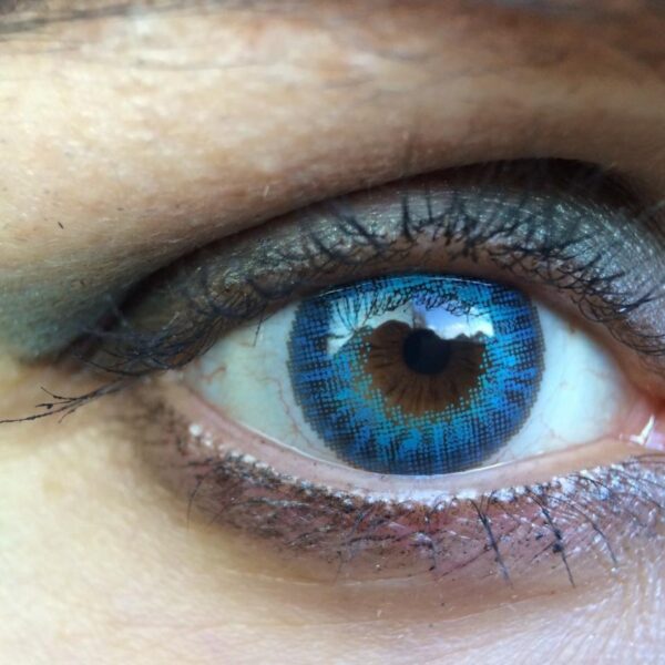 Ученые создали контактную линзу, которая позволяет увеличивать изображение (air optix color ciba vision freshlook air optix brilliant blue colour review of air optix color)