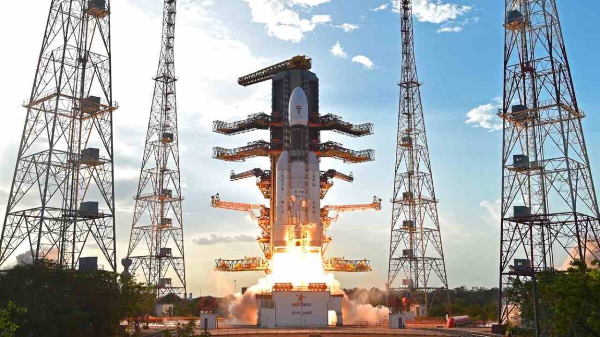 Запуск индийской ракеты Chandrayaan-2 на космодроме
