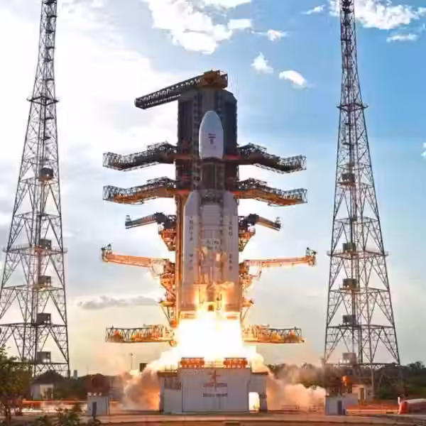 Запуск индийской ракеты Chandrayaan-2 на космодроме