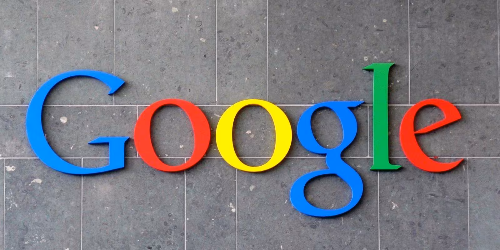 Новая функция Google Translate 2 colorful google logo wall background 1920x1080