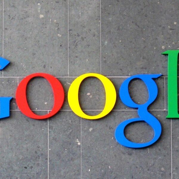 Google лишила обладателей Pixel 4 безлимитной загрузки снимков в Google Photo (colorful google logo wall background 1920x1080)