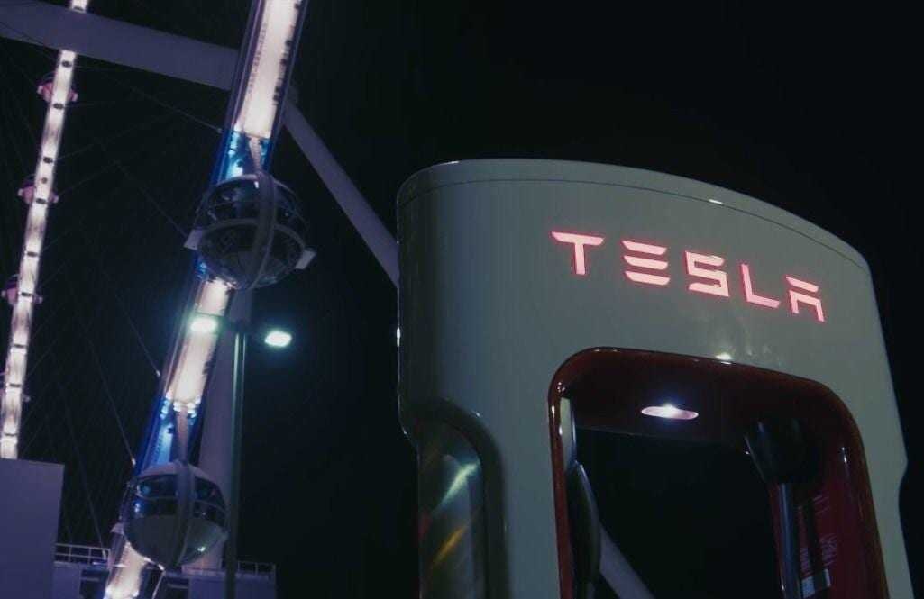 Tesla открывает станцию Vegas V3 Supercharger с питанием от солнечных батарей 6 dims 6