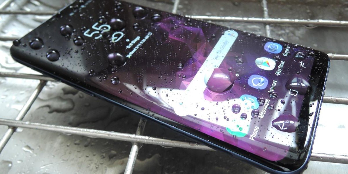 Samsung обвиняется во введении клиентов в заблуждение из-за водонепроницаемости смартфонов 3 galaxy s9 is ip68 water resistant heres what really