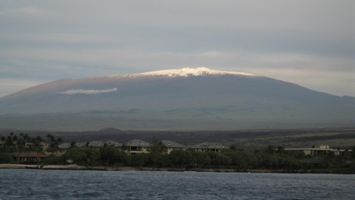 mauna kea from the ocean