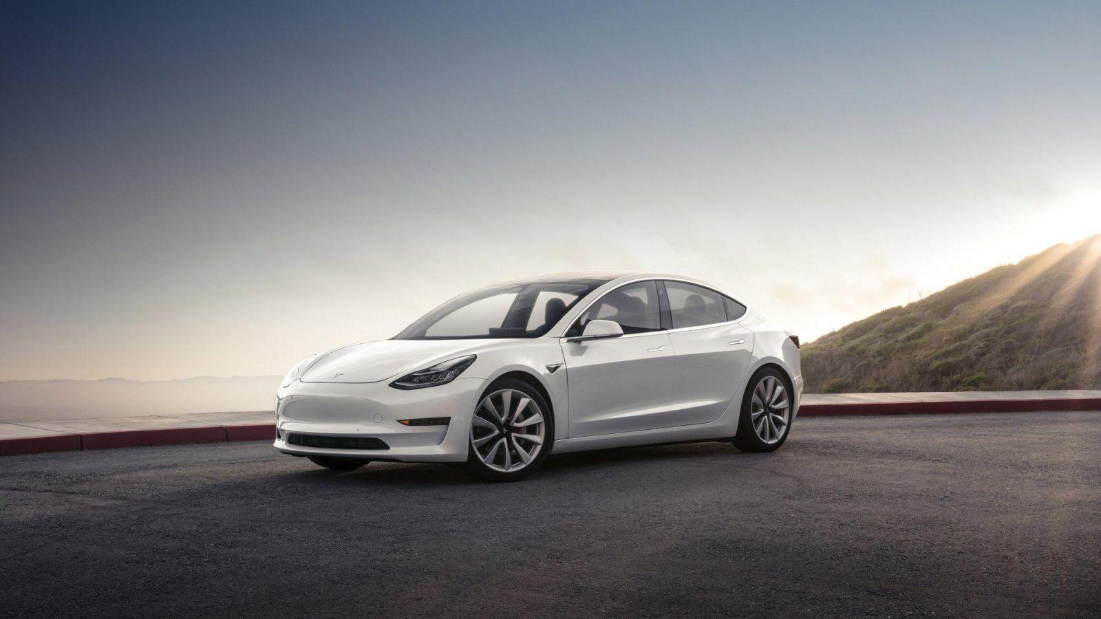 Tesla повышает цены на автомобили (tesla model 3 2017 lf)