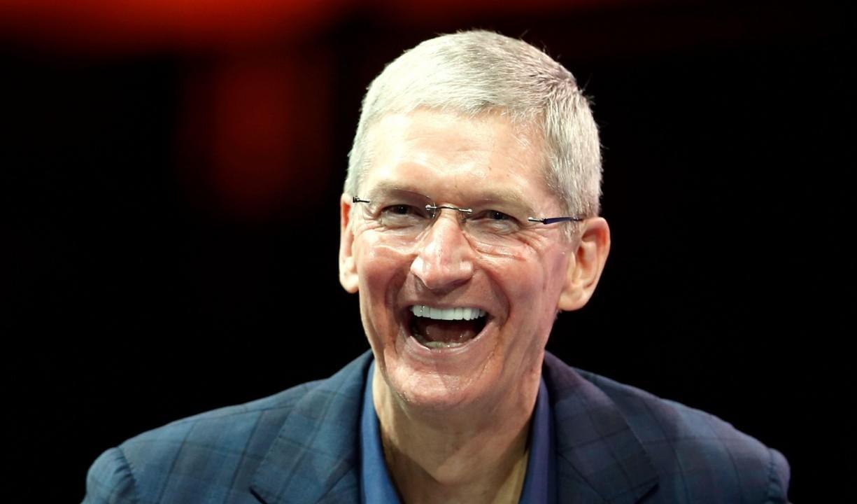Apple сообщает результаты за третий квартал 1 tim cook charity iphones.ru 1225x720 1