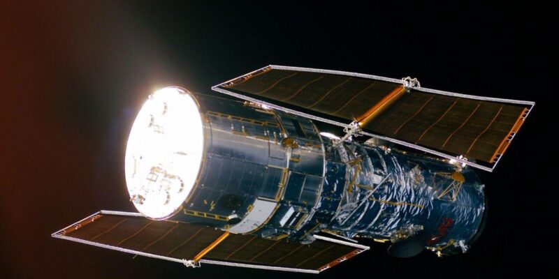 Телескоп «Хаббл» передал снимки «космического зародыша» (2000x1325 q95)