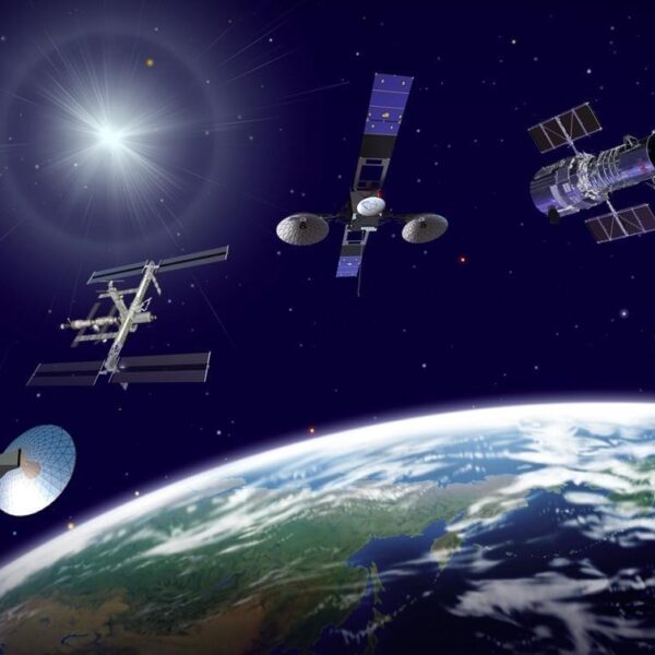Российские разработчики анонсировали запуск системы подзарядки спутников (605410main tdrsplus)