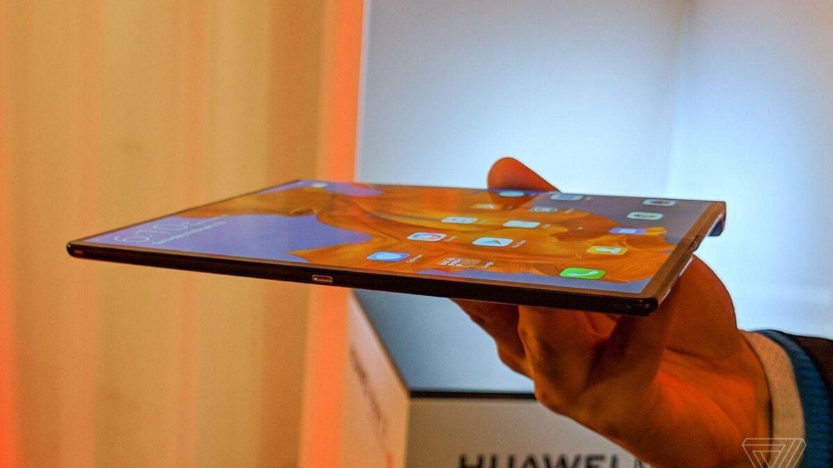 Huawei опять откладывает выход Huawei Mate X до ноября 3 huawei matex mwc19 vsavov3