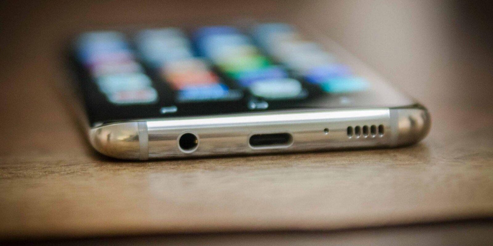 У Galaxy Note 10 не будет разьёма 3.5 Jack для наушников 2 img 6369