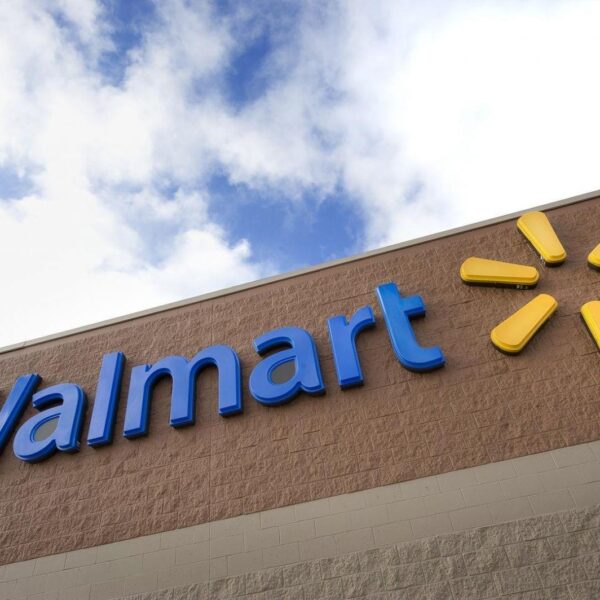Walmart разработала систему связи между дронами (walmart)