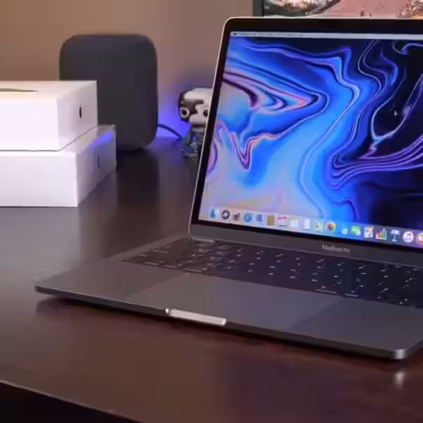 xapple macbook pro 13 mid 2018 11.jpg.pagespeed.ic .qlijtvczzg