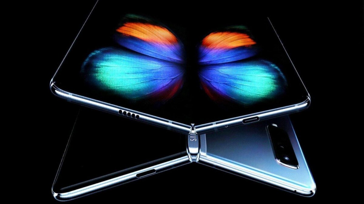 Samsung официально объявила дату старта продаж Galaxy Fold 3 93