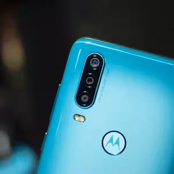 motorola one action hands on 04406