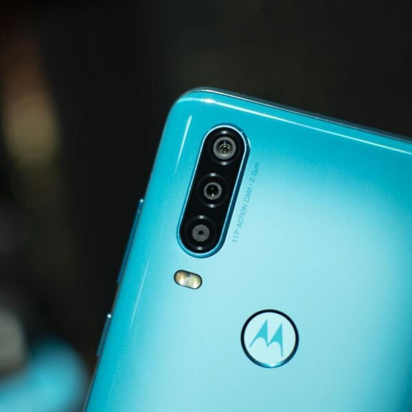 Motorola разрабатывает дорогой смартфон с поддержкой 5G (motorola one action hands on 04406)