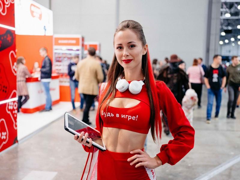 18+. Самые сексуальные девушки ИгроМира и Comic Con Russia 2019. День 2 (1006888 800)
