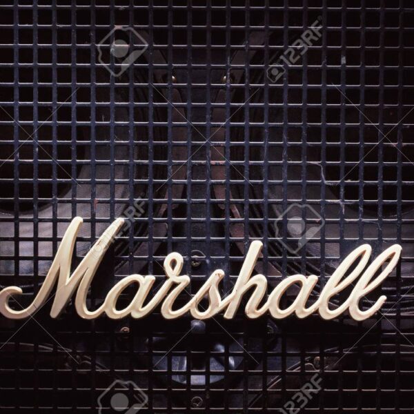 Компания Marshall выпускает беспроводные наушники с 60 часами автономной работы (104637979 cacak serbia december 13 2017 marshall logo on old bass speaker with metal net in front of woofers)