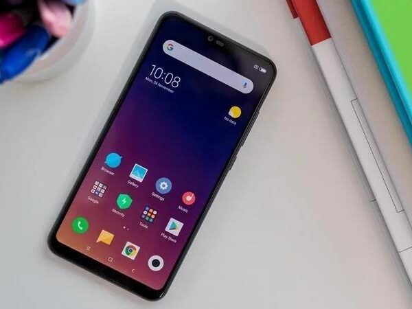 Xiaomi представил смартфон Mi 9 Lite в России (108897 o)