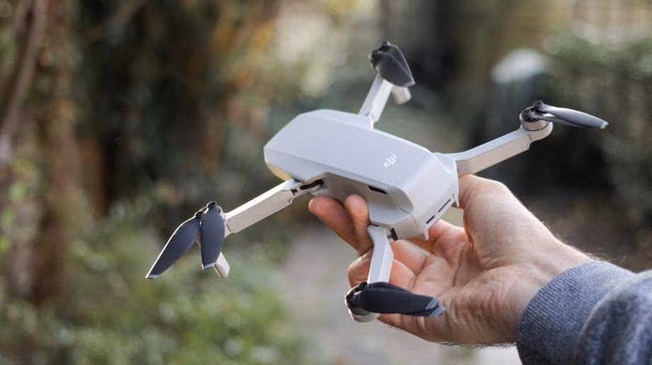 Компания DJI представила дрон Mavic Mini весом всего 249 грамм 3 mavic mini 1 of 10 920x516 1