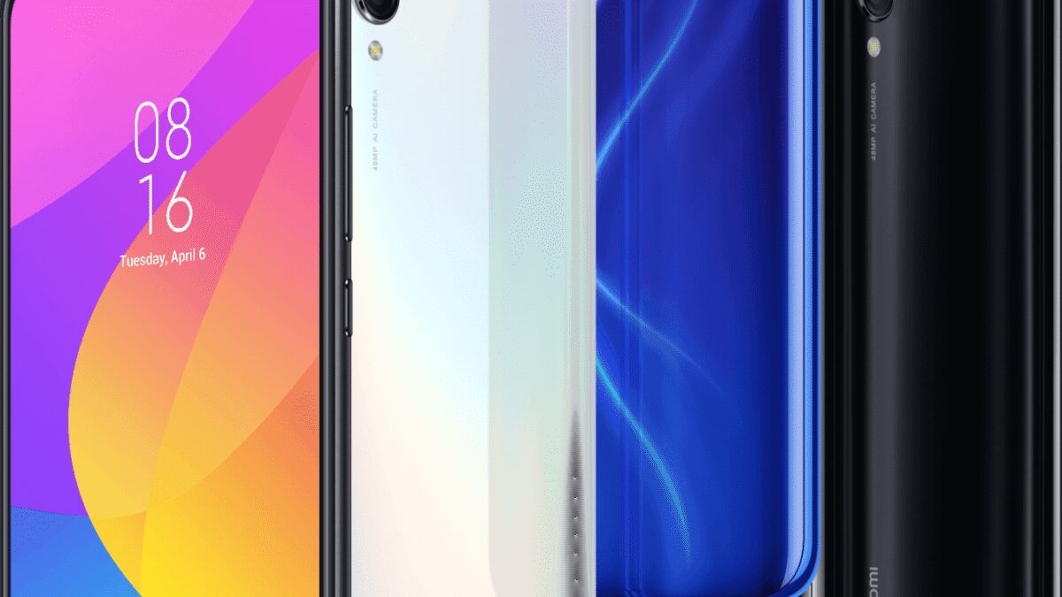 Модель Xiaomi Mi 9 Lite сзади и спереди
