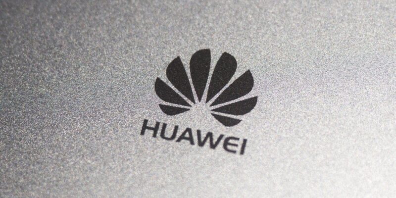 Huawei выпустит Mate 30 Pro в России без сервисов Google (01)